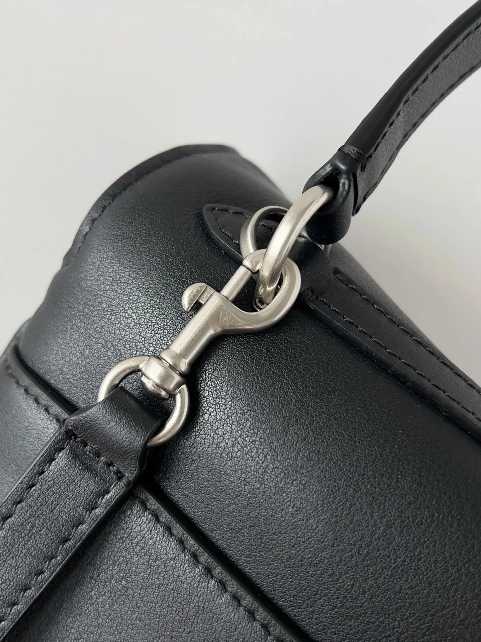 Balenciaga Rodeo Medium Bag in Noir Calfskin product view 7