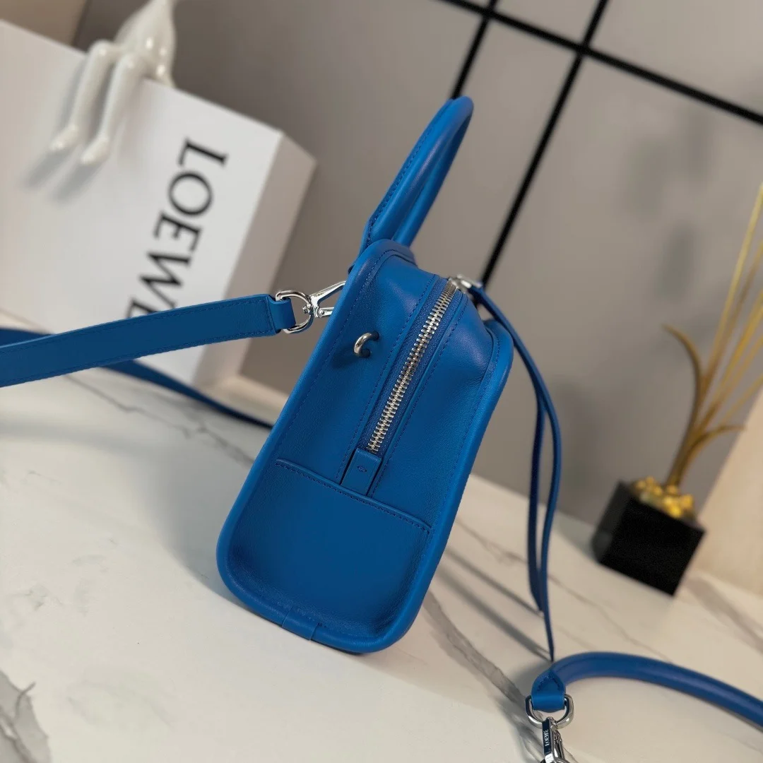 Loewe Amazona 180 Small Bag — Blue product view 3