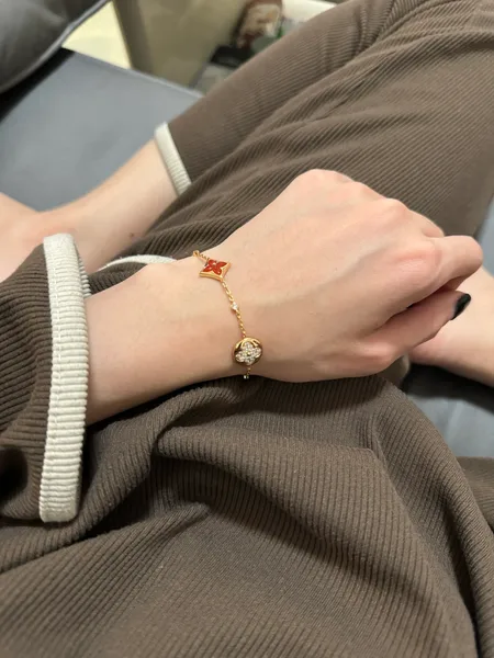 Louis Vuitton Sun Star Blossom Chain Bracelet Red Inlay and Gold-Tone product view 3