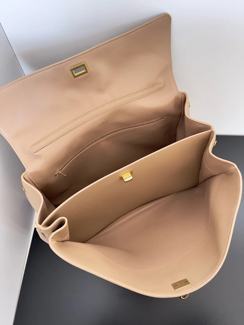 Balenciaga Rodeo Large Bag in Latte Calfskin product view 5