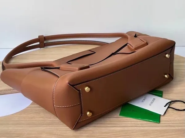 Bottega Veneta Arco Medium Bag In Caramel Intrecciato Calfskin product view 2