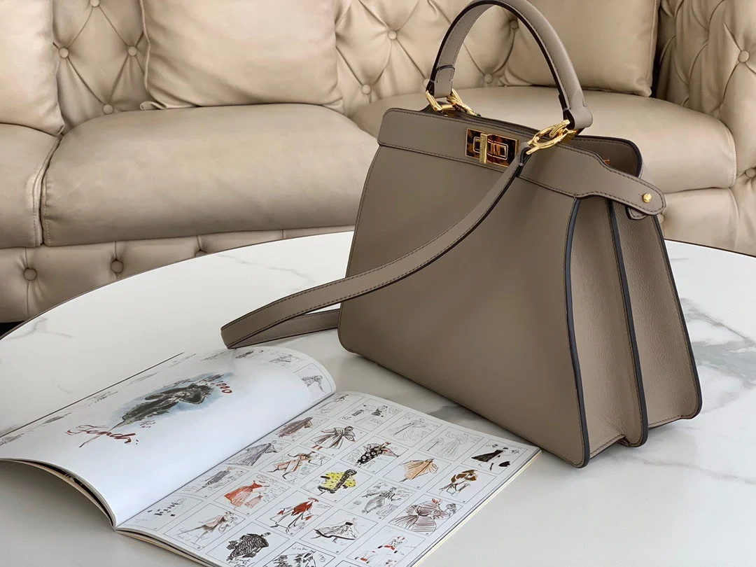 Fendi Peekaboo ISeeU Medium Bag In Grey Calfskin product view 4