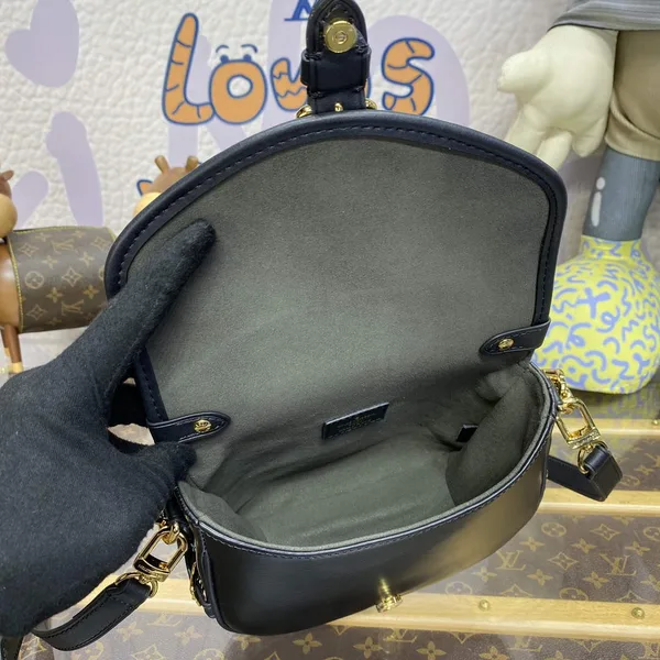 Louis Vuitton M23469 Saumur BB Saddle Bag Black product view 9