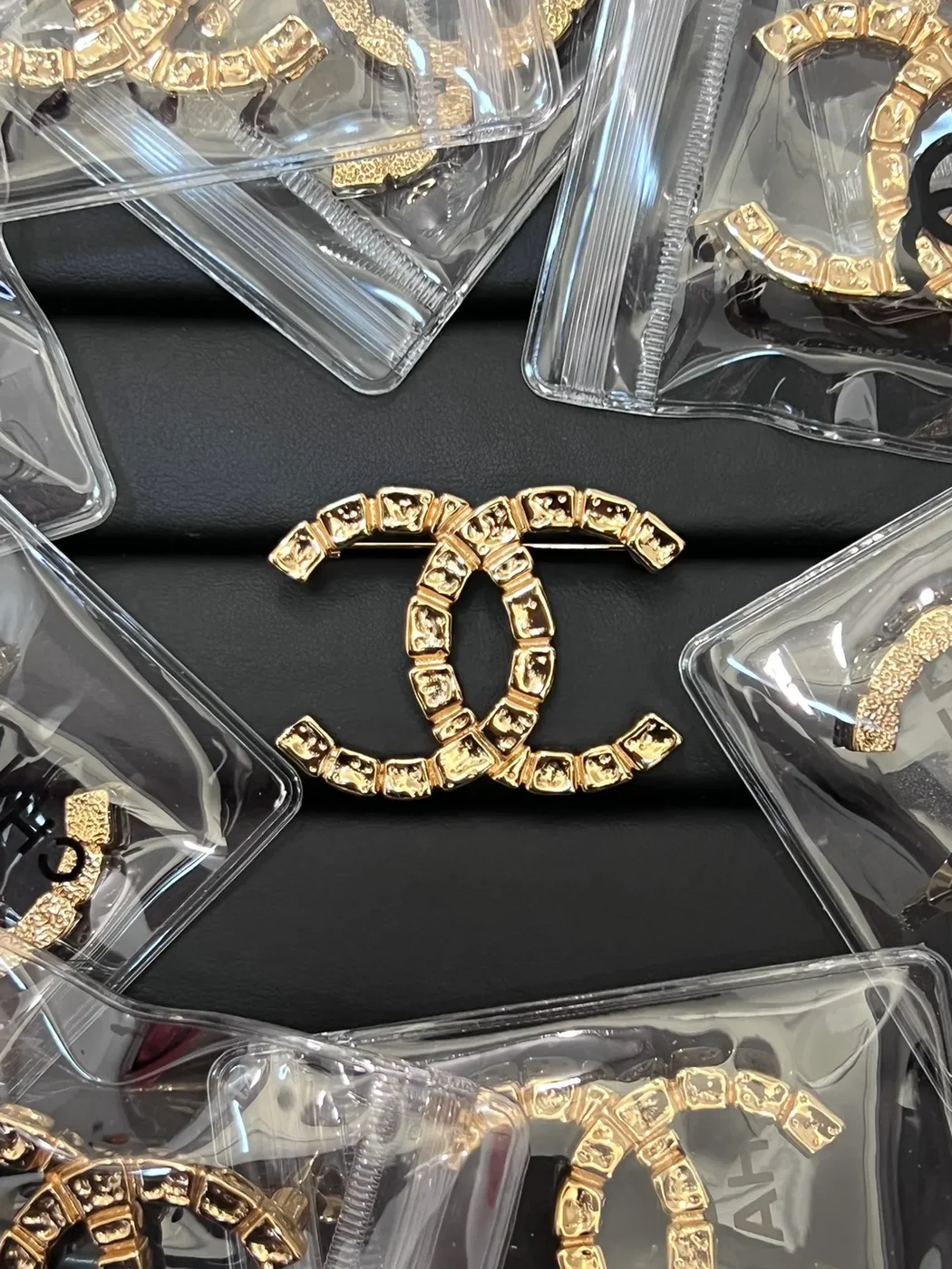 Chanel Textured CC Brooch Gold-Tone product view 1