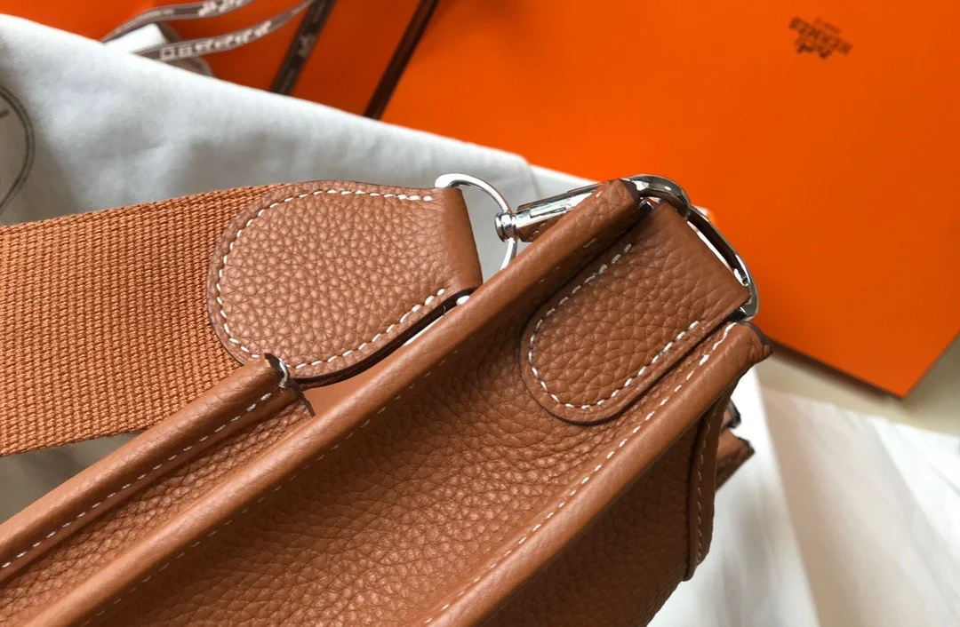 Hermes Evelyne III 29 Bag In Gold Clemence Leather product view 3