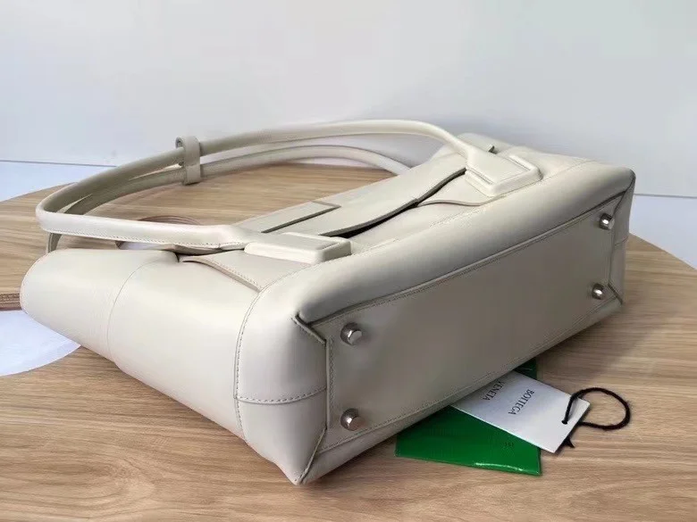 Bottega Veneta Arco Medium Bag In White Intrecciato Calfskin product view 5