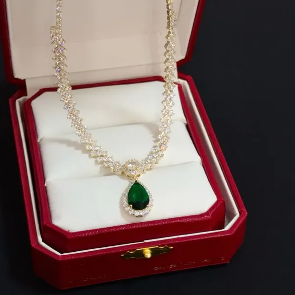 Cartier Green Pear-Shaped Gold-Tone Beaded Necklace product view 3