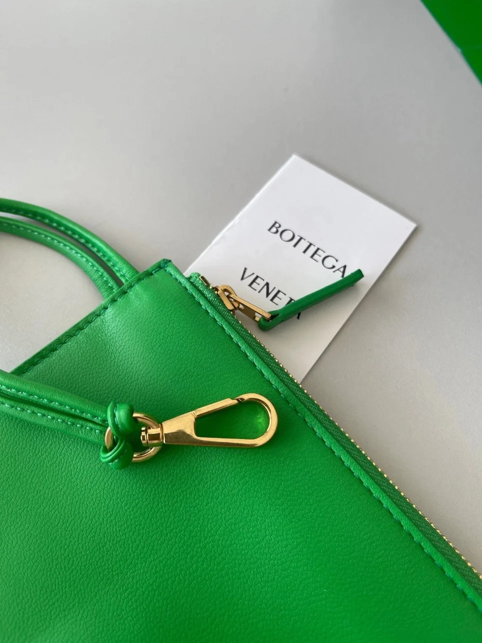 Bottega Veneta Arco Medium Tote In Green Intrecciato Lambskin product view 9