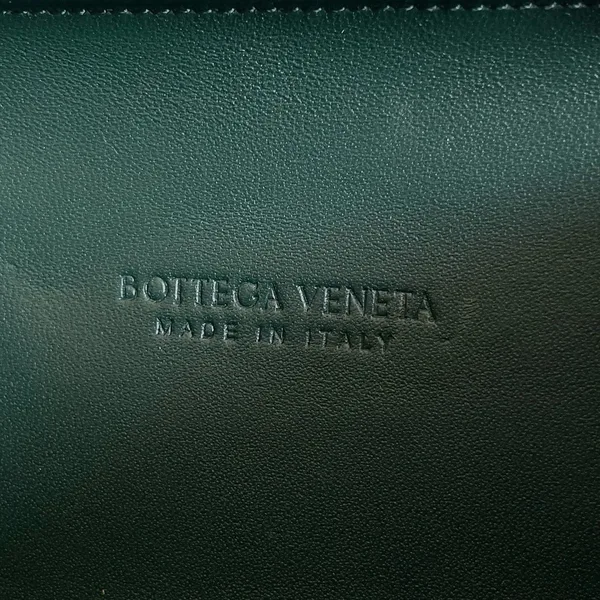 Bottega Veneta Knot Clutch with Chain in Green Intrecciato Lambskin product view 10