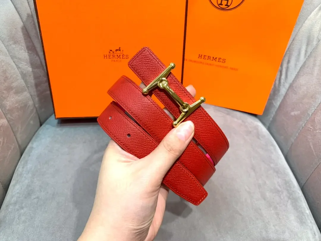 Hermès Red/Bright Pink Reversible Belt with Gold-Tone Stirrup-Style H Buckle product view 6
