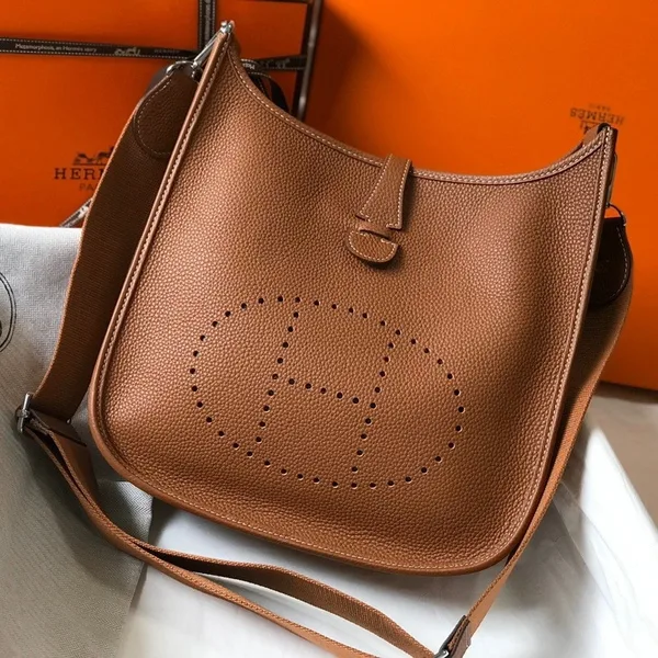 Hermes Evelyne III 29 Bag In Gold Clemence Leather product photo