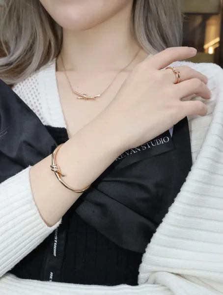 Tiffany & Co. Smooth Knot Bangle Gold-Tone product photo