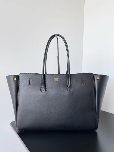 Balenciaga Bel Air Carry All Medium Bag in Black Calfskin product view 5