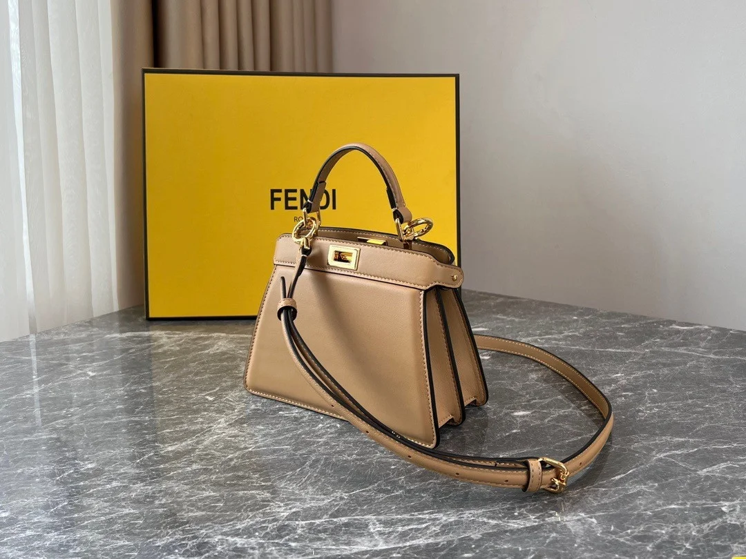 Fendi Peekaboo ISeeU Petite Bag In Beige Nappa Leather product view 4