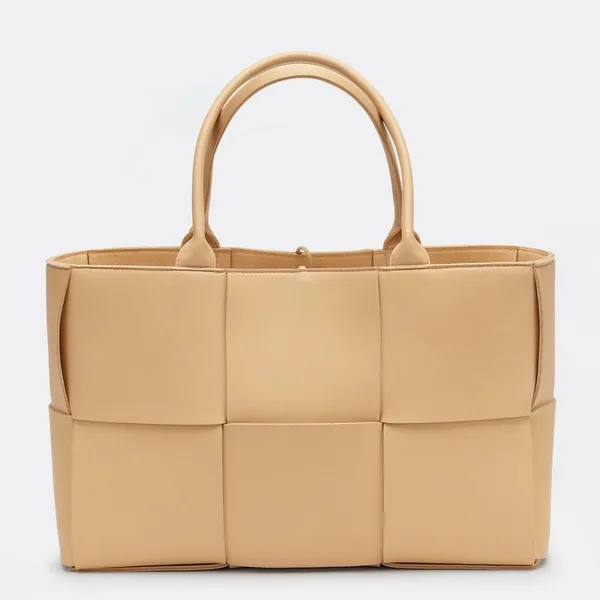 Bottega Veneta Arco Medium Tote In Beige Intrecciato Lambskin product photo