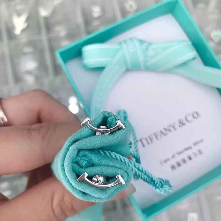 Tiffany & Co. Smooth T Smile Earrings Silver-Tone product view 1