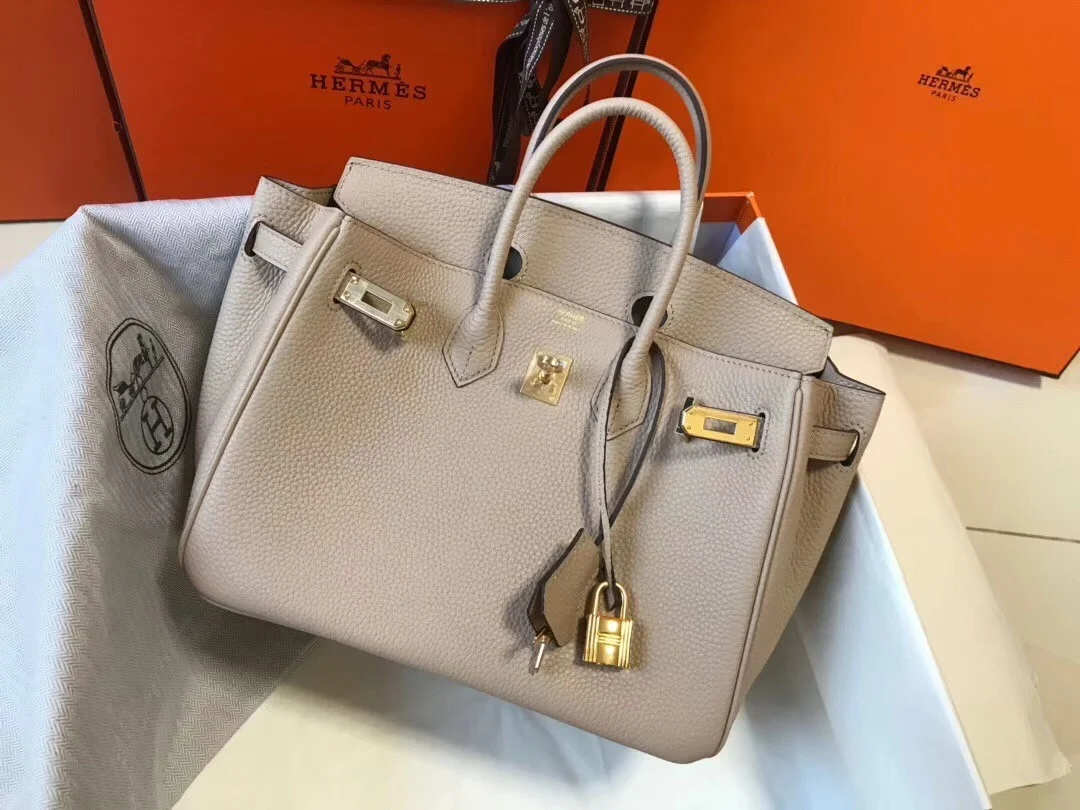 Hermes Birkin 25 Bag In Beige Clemence Leather with GHW product view 3