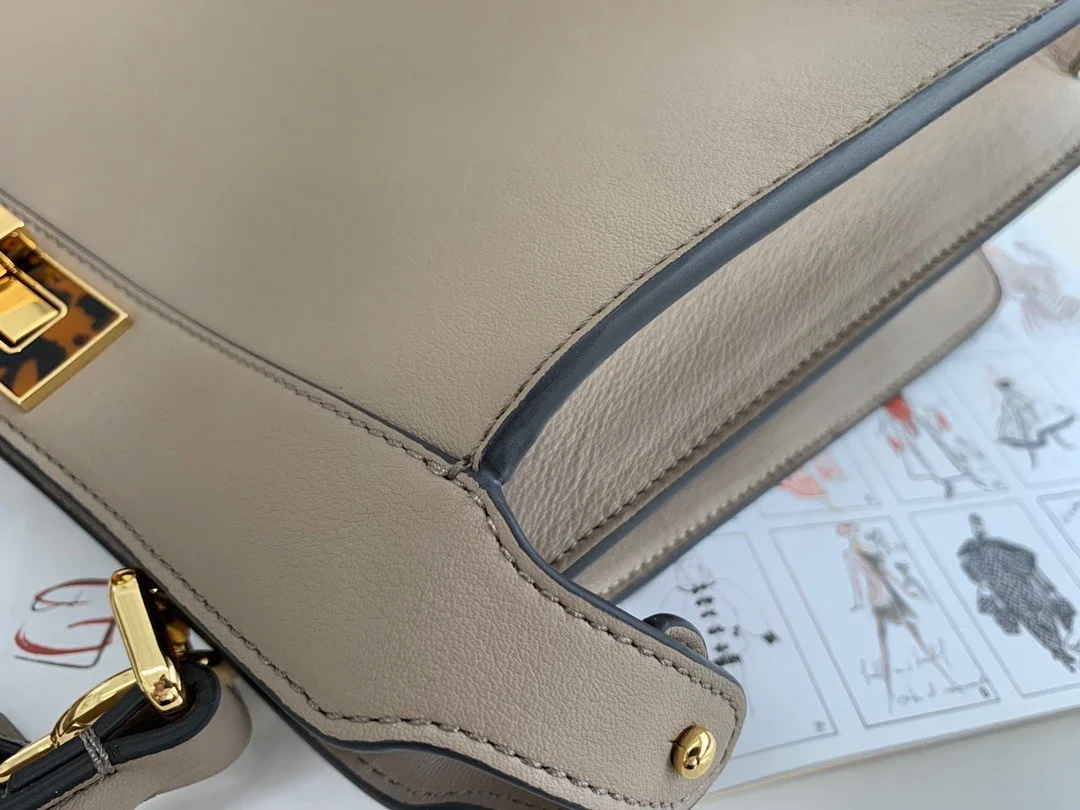 Fendi Peekaboo ISeeU Medium Bag In Grey Calfskin product view 10