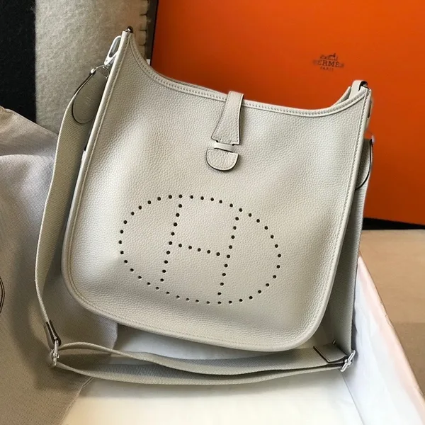 Hermes Evelyne III 29 Bag In Beton Clemence Leather product photo