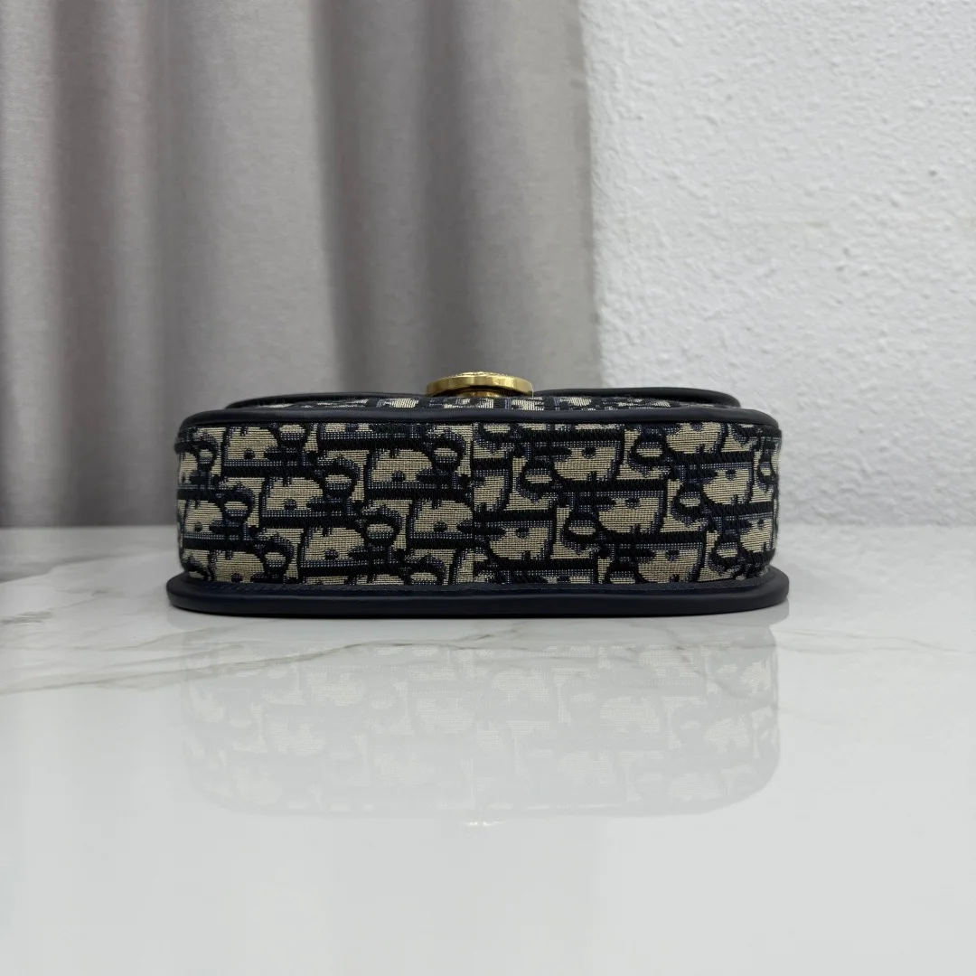 Medium Dior Médaillon Flap Bag — Oblique Jacquard product view 6
