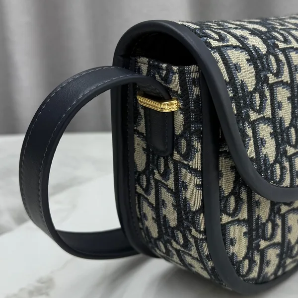 Medium Dior Médaillon Flap Bag — Oblique Jacquard product view 3
