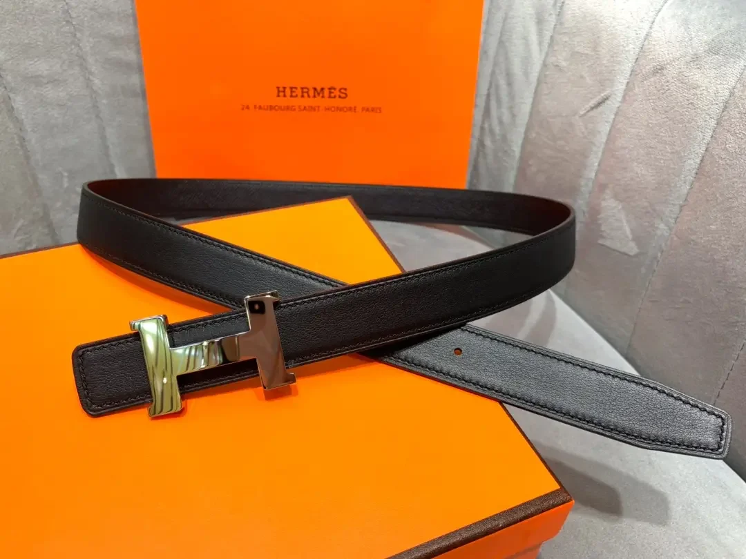 Hermès Black Reversible Belt with Silver-Tone Wide H Buckle product view 3