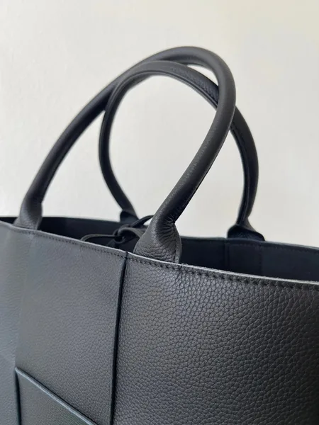 Bottega Veneta Arco Medium Tote In Black Intrecciato Calfskin product view 6
